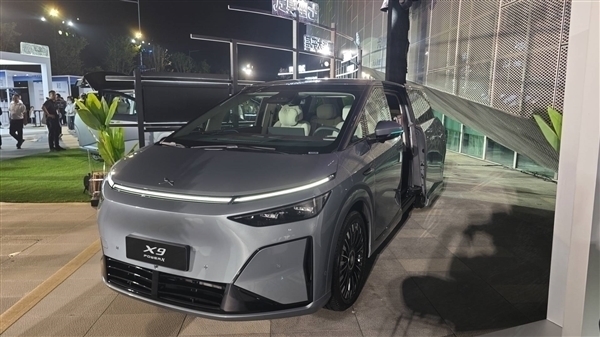 X9超级增程订单火爆！小鹏高管：建议立刻下单争取开回家过年