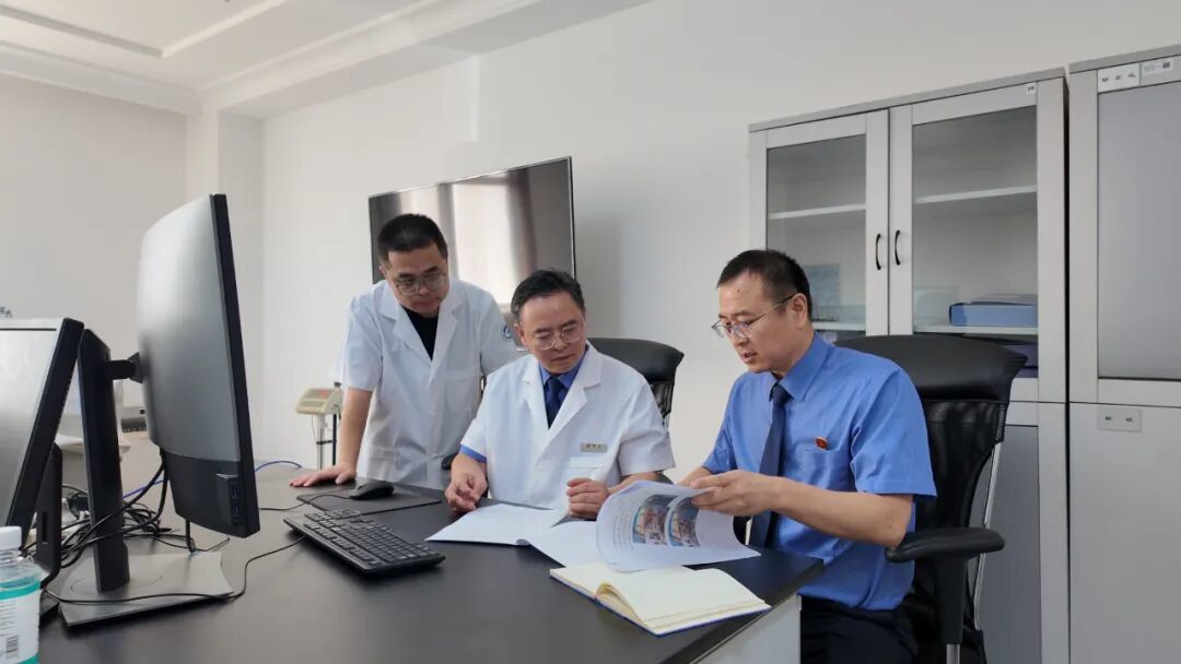 2021年7月6日,大连市检察院司法鉴定中心对尸检报告进行文案审查。