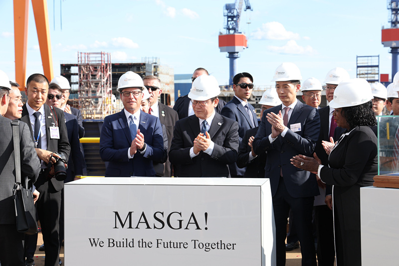 当地时间2025年8月26日,美国宾夕法尼亚州费城,韩国总统李在明视察韩国韩华集团收购的造船厂。 东方IC