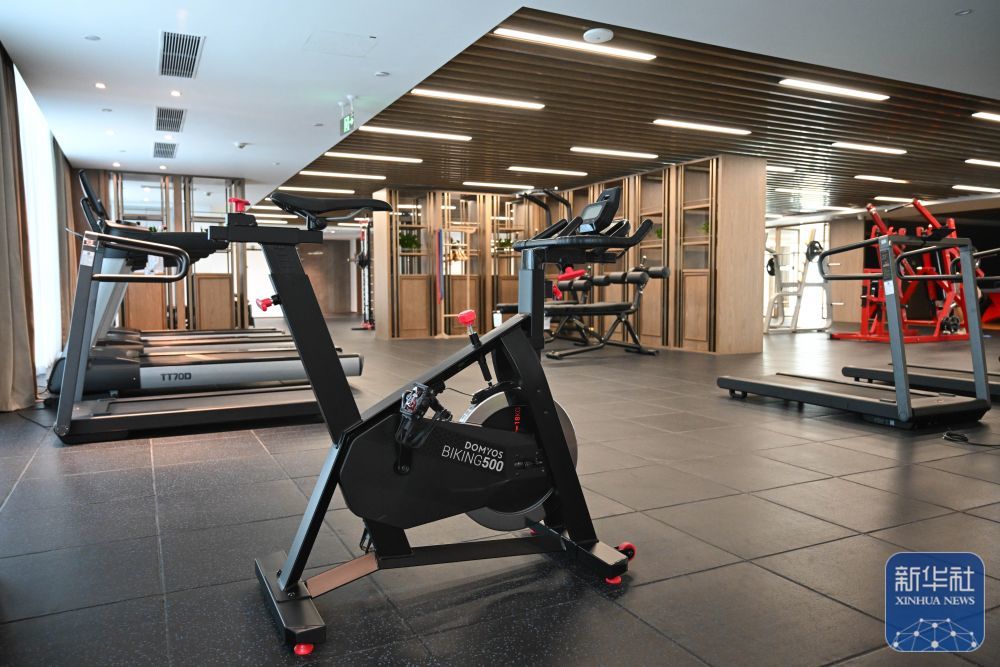↑ 8月3日在成都世运会运动员村内拍摄的运动员健身房。新华社记者 胥冰洁 摄