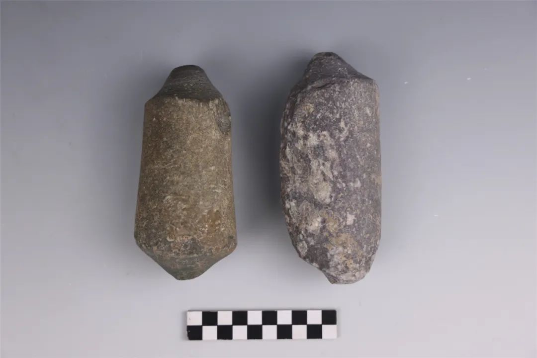 △马家窑类型石钻、石环半成品