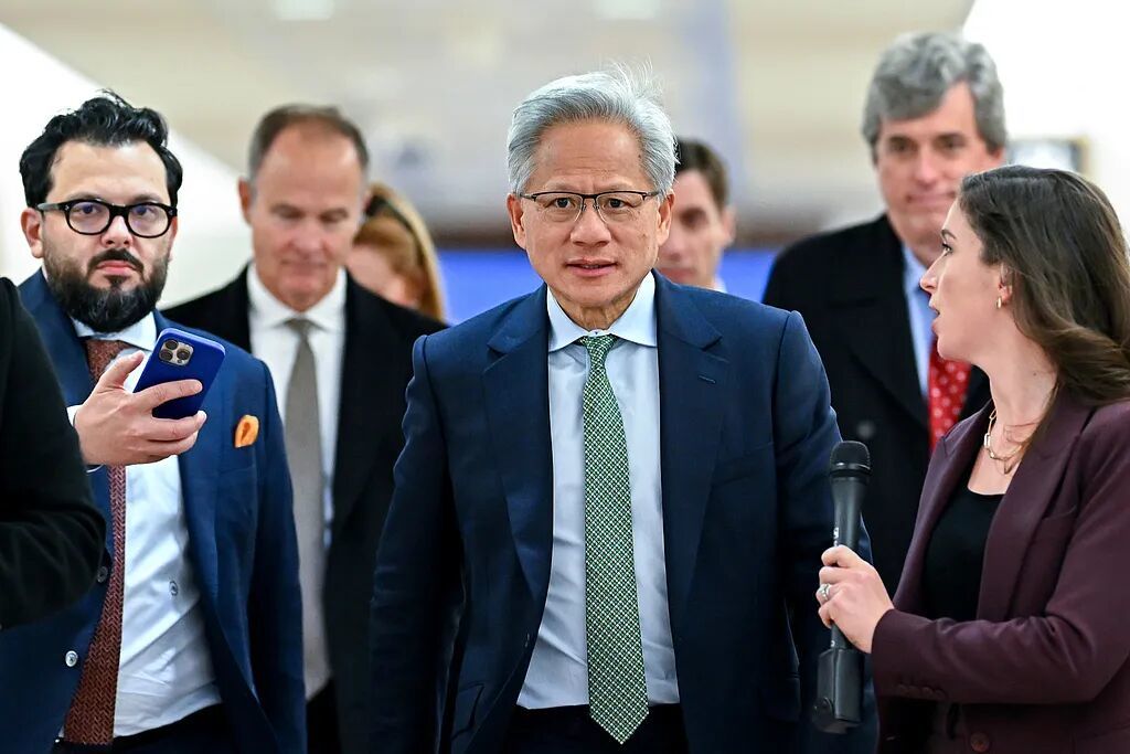 12月3日,黄仁勋现身美国国会山