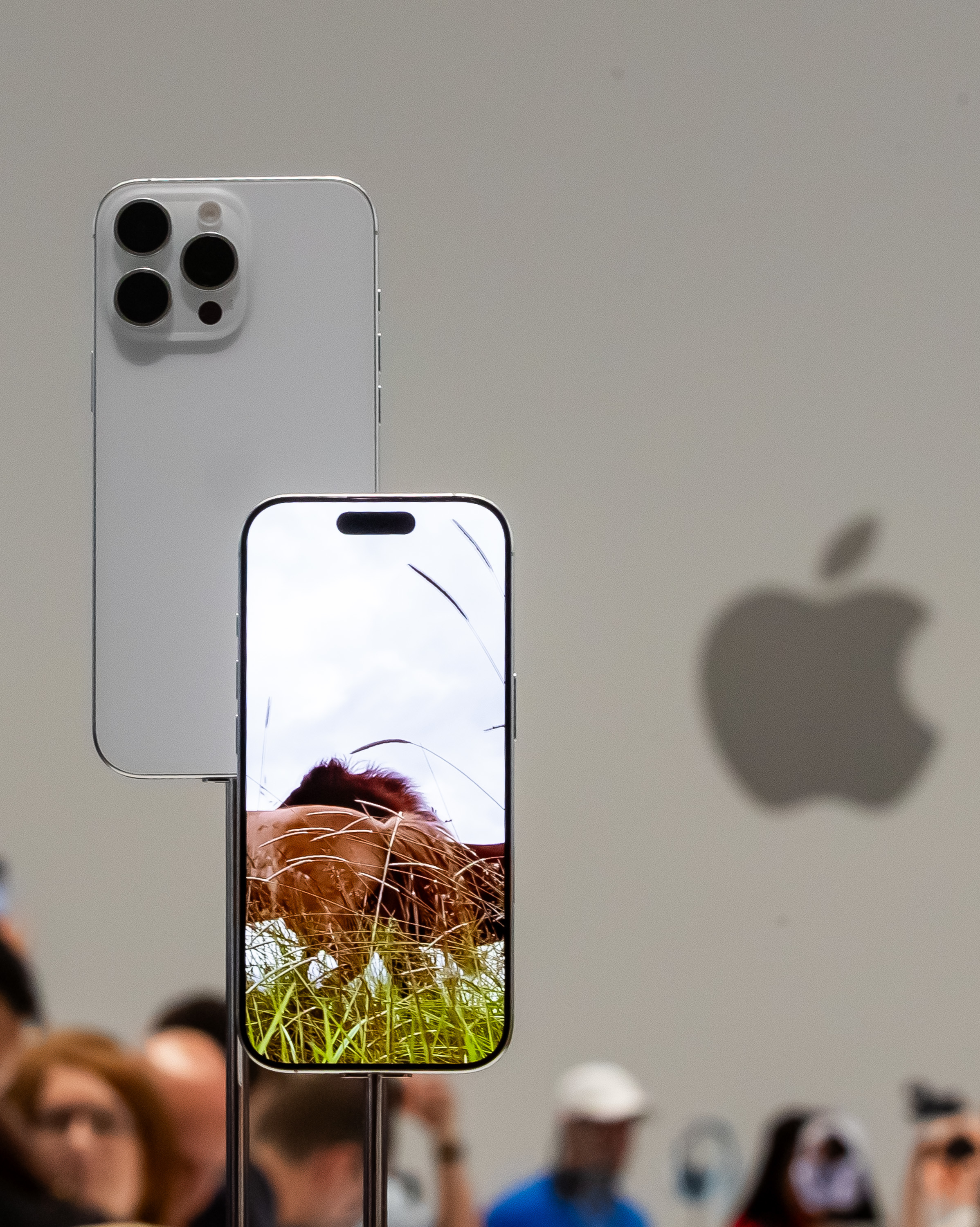 iPhone为何无法在美国制造？英媒这样解读_凤凰网