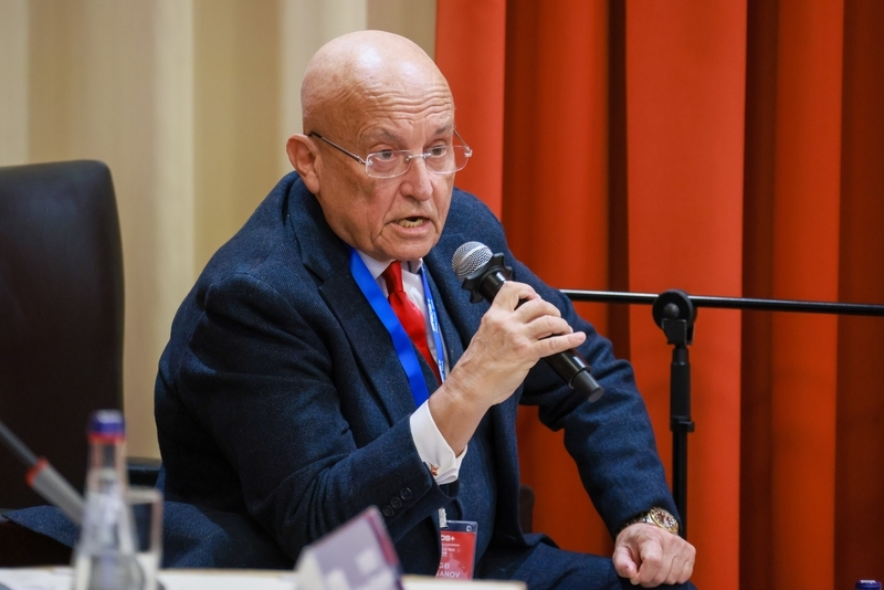 谢尔盖·卡拉加诺夫 IC photo