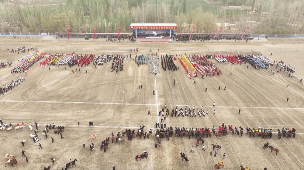 图为各代表队在开幕式上列队（无人机拍摄）