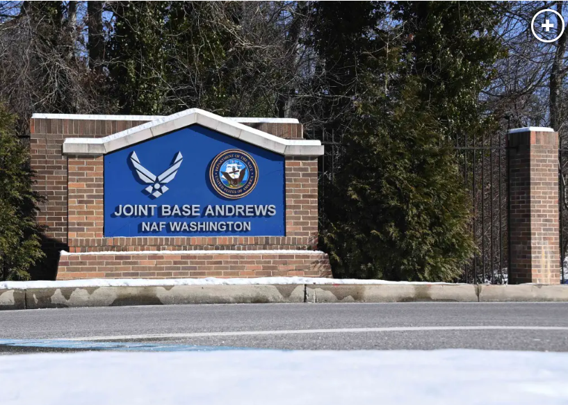 美军基地收到可疑包裹后多人出现不适被送医,特朗普刚到访过