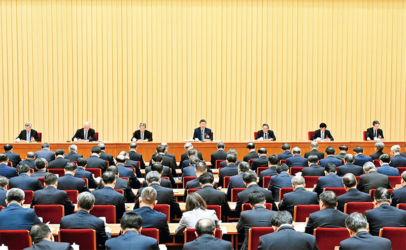 2025年12月10日至11日,中央经济工作会议在北京举行。中共中央总书记、国家主席、中央军委主席习近平出席会议并发表重要讲话。李强、赵乐际、王沪宁、蔡奇、丁薛祥、李希出席会议。 新华社记者 谢环驰/摄