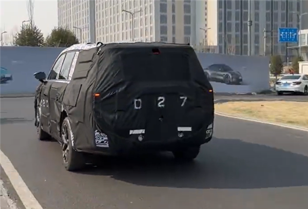 小米全新大SUV首曝:瞄向家用、配增程动力