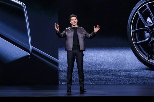 卢伟冰回应雷军近况:一个爱心表情