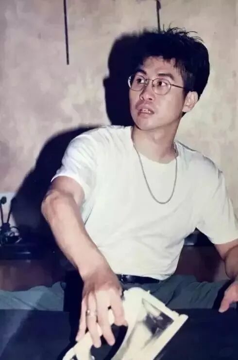 年轻时的郑智化