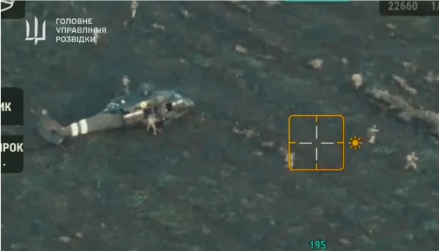 在防线遭到突破后,乌克兰国防部情报总局派遣其特种作战部队搭乘美制“黑鹰”直升机在战况激烈的波克罗夫斯克展开突击行动,但随后遭遇俄罗斯打击。