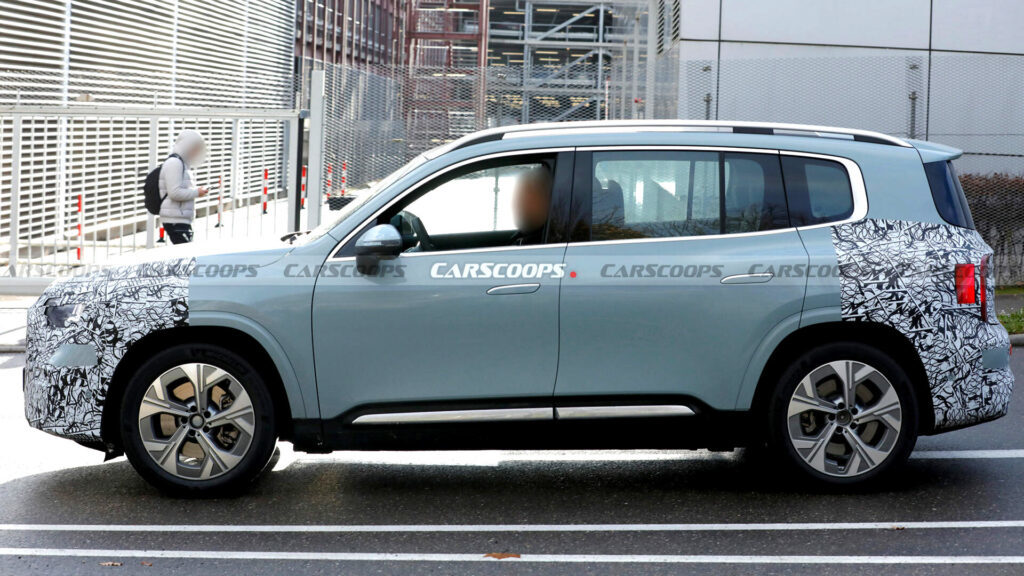  New Mercedes GLB Thinks It’s Pretty Smart And It Kind Of Is