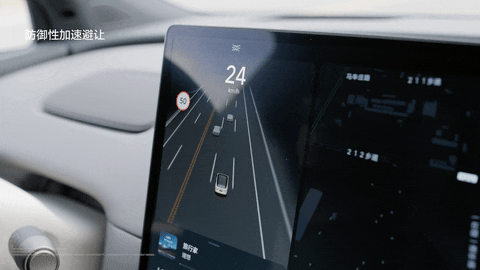 理想 VLA 再更新,不但自主充电还能躲鱼雷