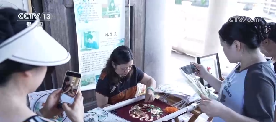 秋日里的中国斑斓如画 神州大地绘就绿水青山“幸福图景”