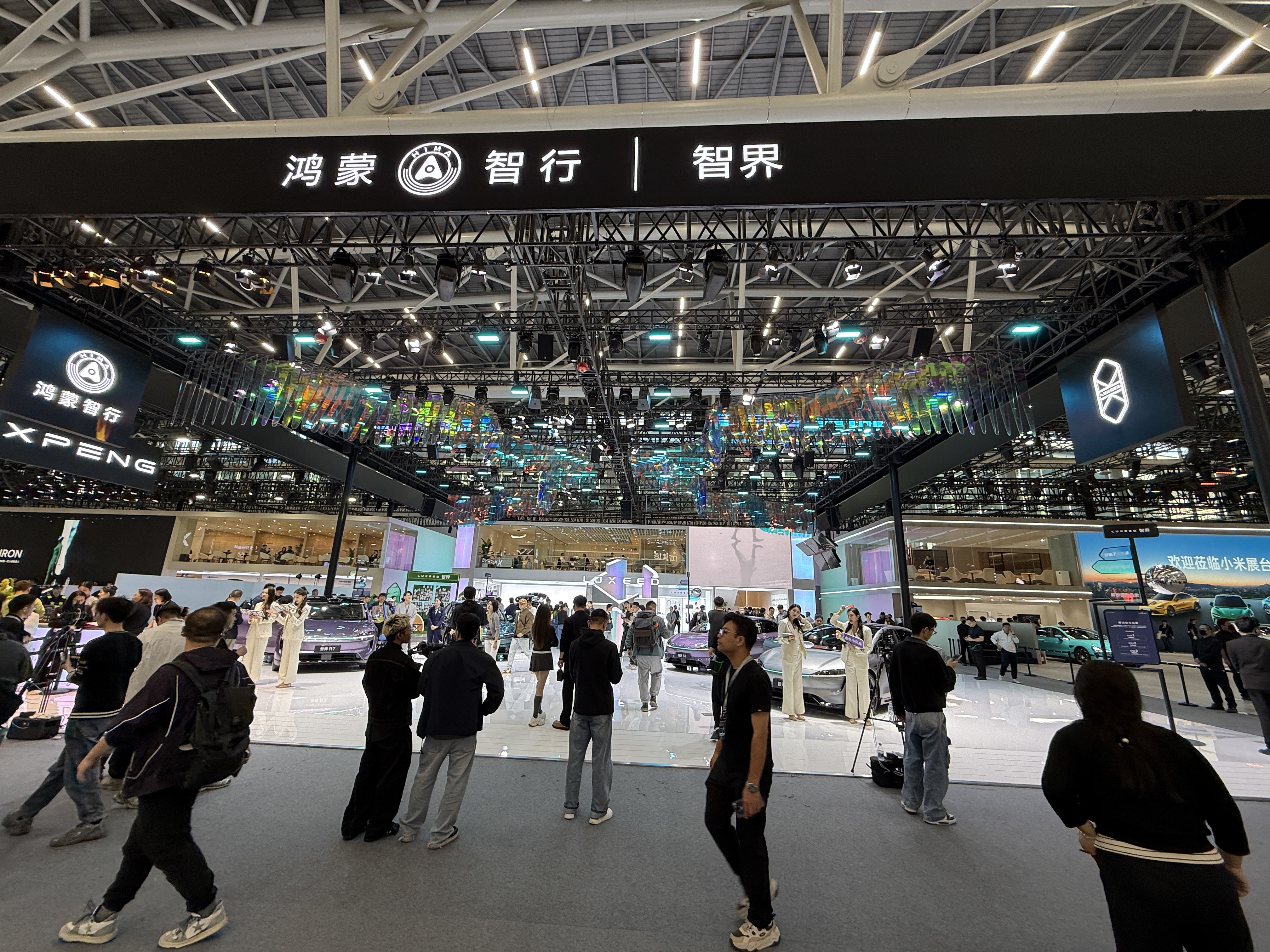 埃安首款增程车限时10.48万起售!综合续航1240公里,上车广汽自研辅助驾驶系统