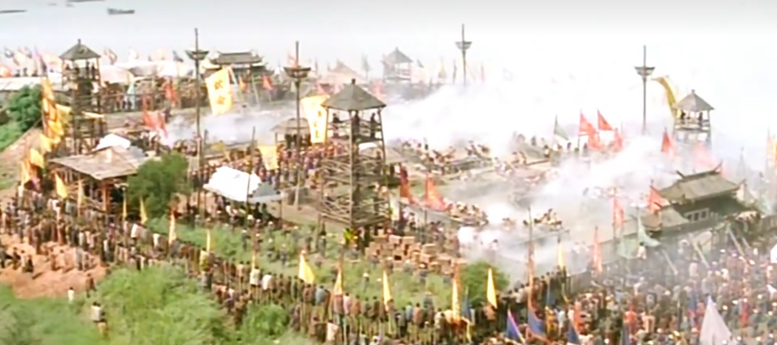 写到这里,不禁想到1997年谢晋先生执导的《鸦片战争》。还记得当年我爷爷一身中山装笔挺,和我一起去观影,播放到虎门销烟时,老人的手压在我手上不住地颤抖,手上已是涔涔汗水。这就是我们对禁毒最质朴的情感。