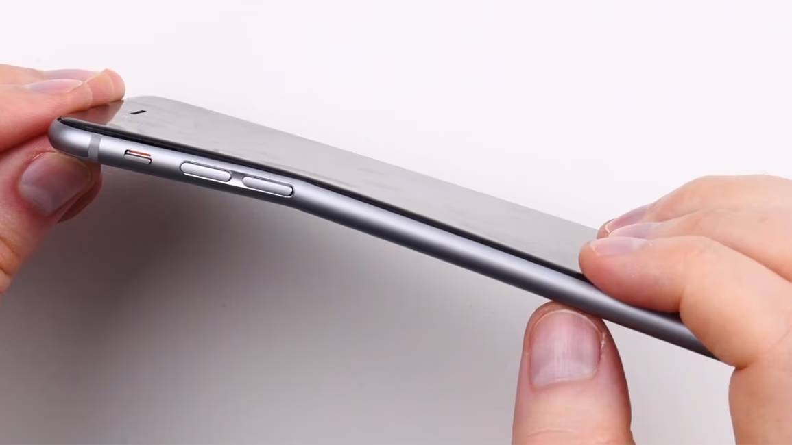 iPhone 17 Air 爆料:苹果首款超薄无端口手机,也是 iPhone 家族变革开端