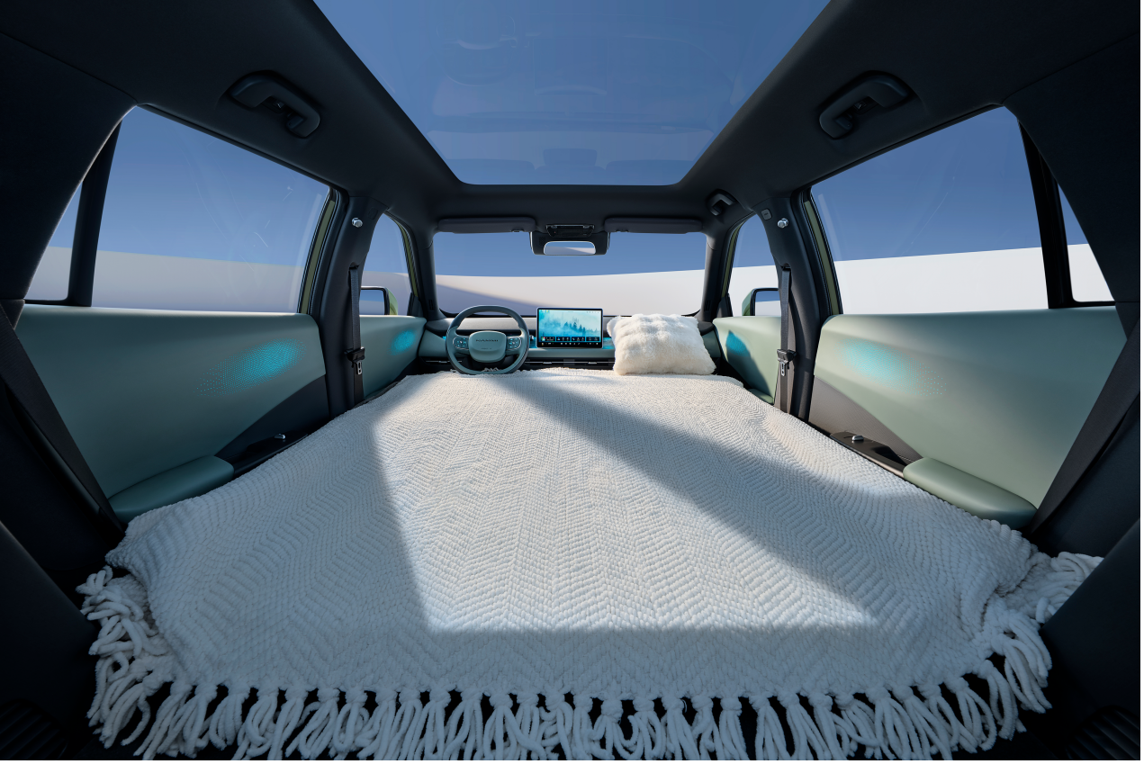 东风纳米 06 首秀,小车大空间,10 万元级就有天地门