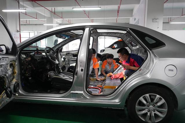 新能源车主集体破防,前脚省油钱,后脚修车2万起步?