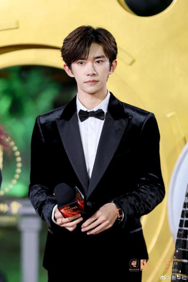 易烊千玺、宋佳分别获得金鸡奖最佳男女主角 易烊千玺、宋佳分别获得金鸡奖最佳男女主角