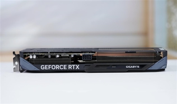 巧妙滑块设计!技嘉RTX 5060 Ti GAMING OC 16GB魔鹰图赏