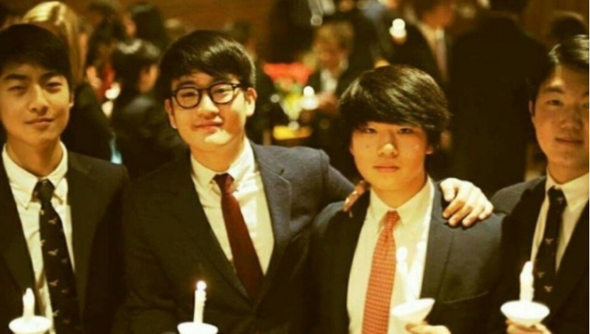 ·李智昊(左二)和朋友們。(其個人社交媒體賬號)