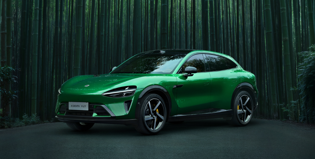 左手YU7,右手玄戒O1,小米15周年太狠了