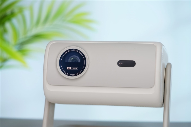 三色激光画质惊人!当贝D7X激光投影仪评测:三千元不到就能体验旗舰技术