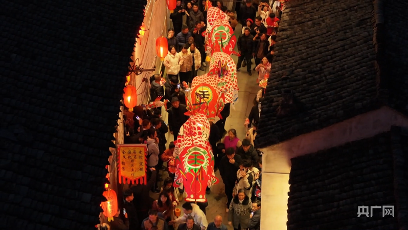 瞻淇鱼灯（央广网发 黄山市广播电视台供图）