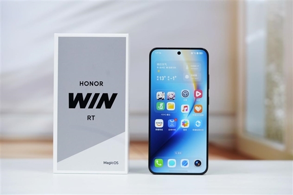 10000mAh巨无霸电池仅2599元起!荣耀WIN RT图赏