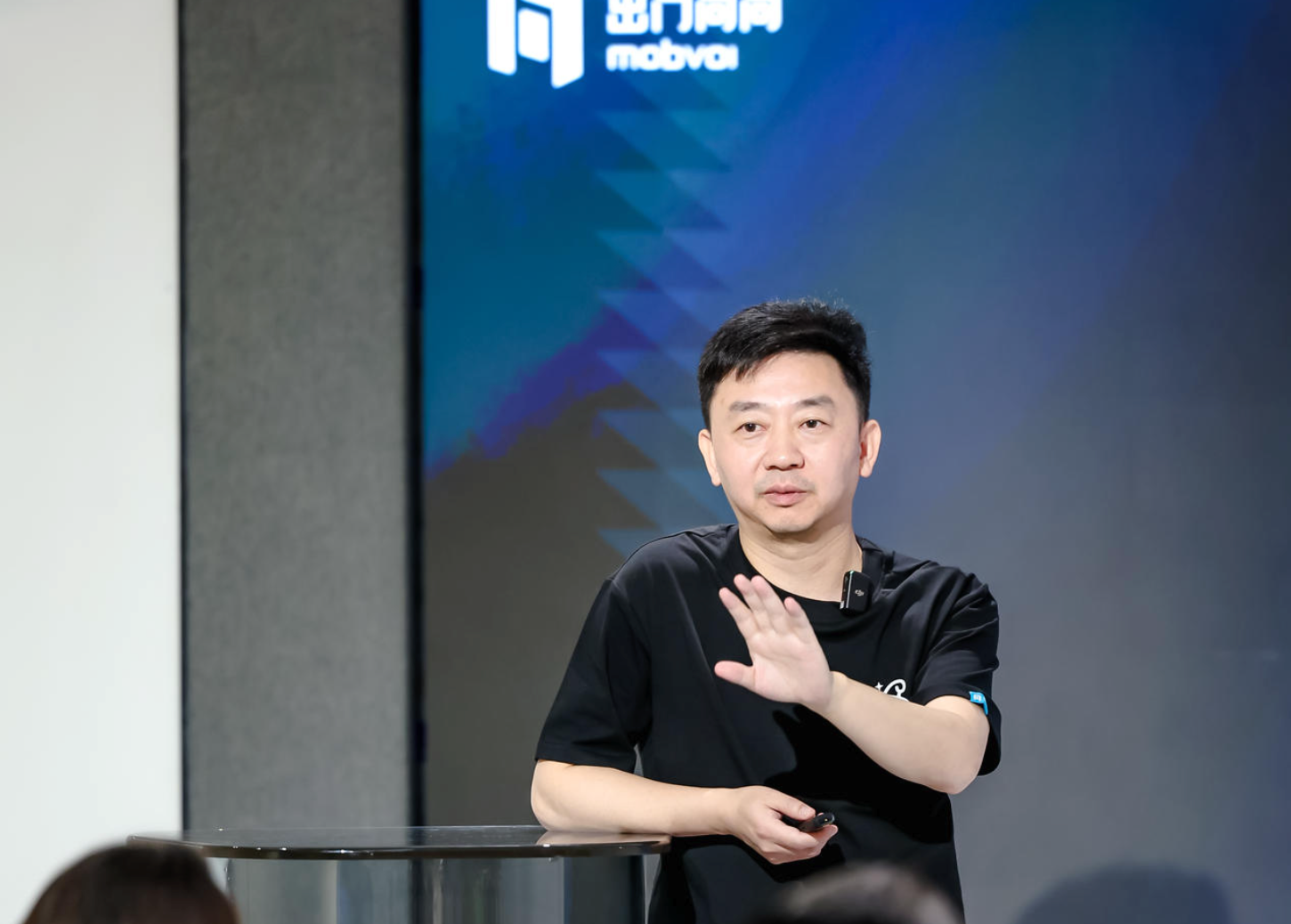 一个被 AI 硬件伤害了十年的创业者,又做了一个 AI 硬件