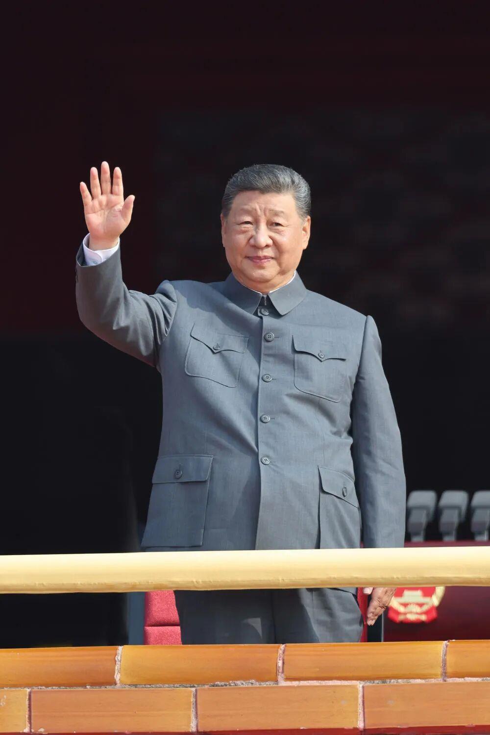 △2025年9月3日，紀(jì)念中國人民抗日戰(zhàn)爭暨世界反法西斯戰(zhàn)爭勝利80周年大會(huì)在北京天安門廣場隆重舉行。習(xí)近平總書記發(fā)表重要講話并檢閱受閱部隊(duì)。