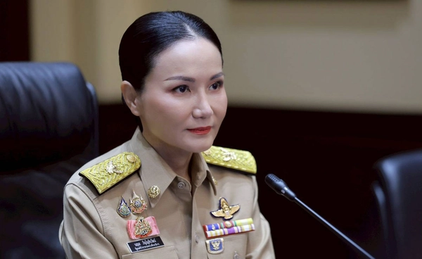 △泰国教育部长纳叻蒙