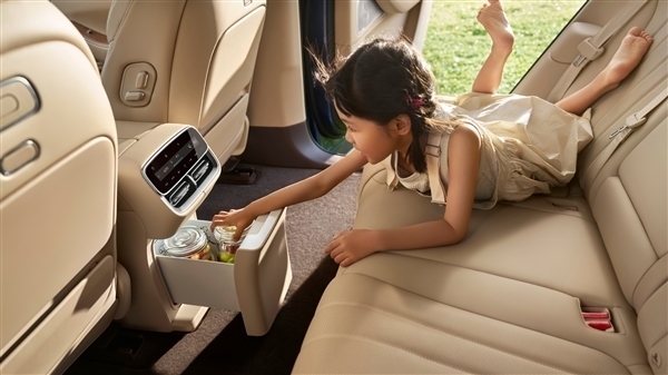 全新问界M7全部配色公布:一共六种 灵感来自24小时色彩