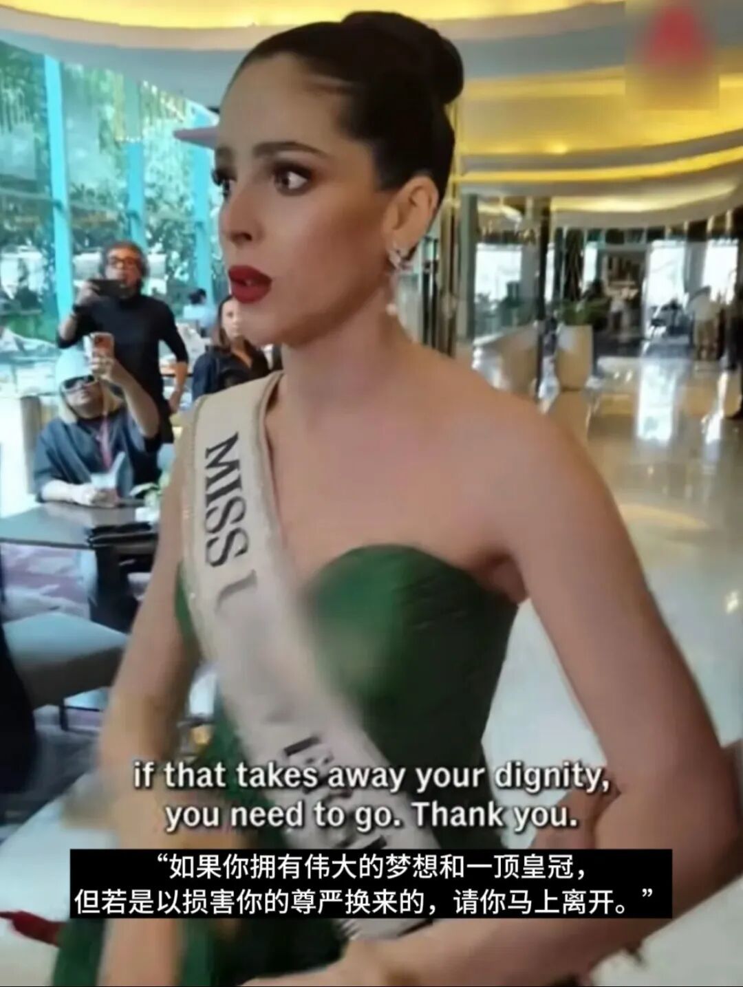 被羞辱后,选美小姐集体退赛