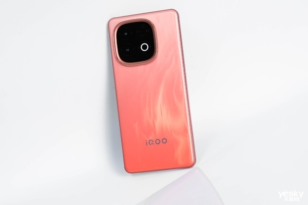 千元最强续航性能王者,iQOO Z10 Turbo Pro上手体验