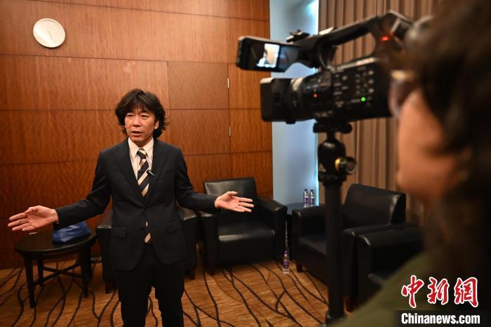 7月16日，日本AGC株式会社执行董事、中国总代表汤山空树在第三届链博会期间接受 中新社专访。 中新社记者 张浪 摄