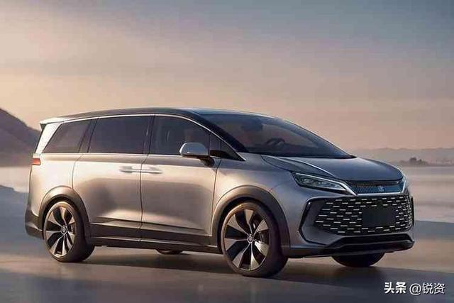 撤离核心商圈!新能源车企集体“大逃亡”,玩法彻底变了