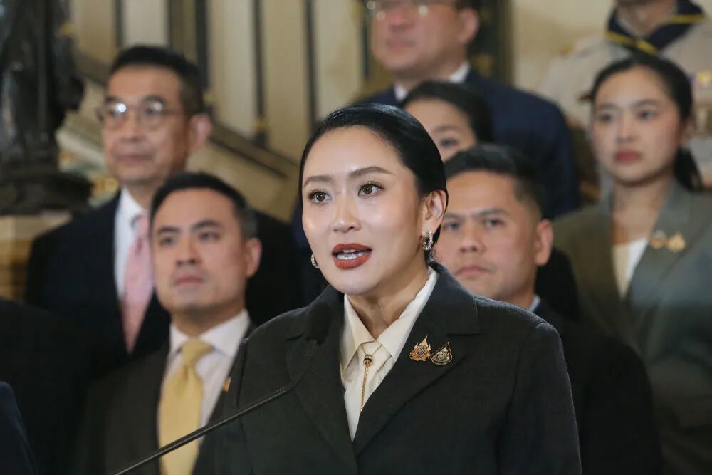 8月29日，在位于泰国曼谷的总理府，佩通坦在宪法法院公布裁定结果后出席记者会。新华社发（拉亨摄）