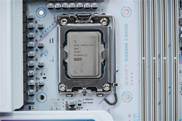 颜值与性能都达到了一线水准!铭瑄iCraft B860M CROSS PRO评测
