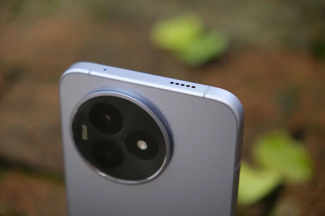 红米 K80 至尊版上手:一台想要和你踏实过日子的红米手机