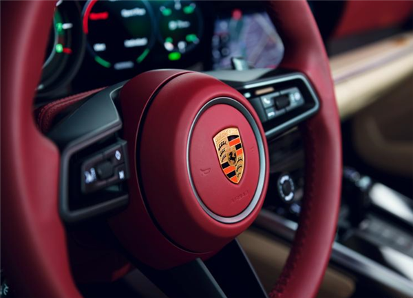 危险信号!俄罗斯数百辆保时捷突然被锁死 自主可控有多重要