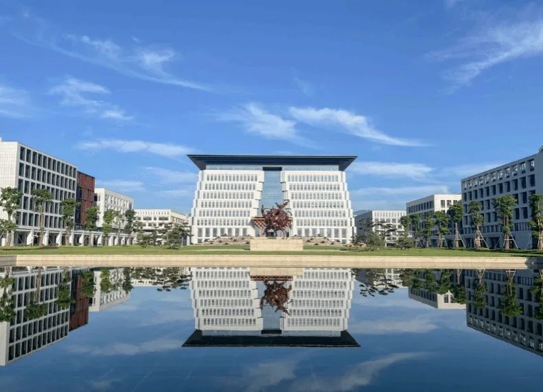福耀科技大学校园风光 图/福耀科技大学官方网站