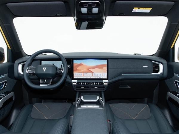 年轻人的第一辆硬派方盒子!深蓝G318无忧穿越版上市:18.59万起