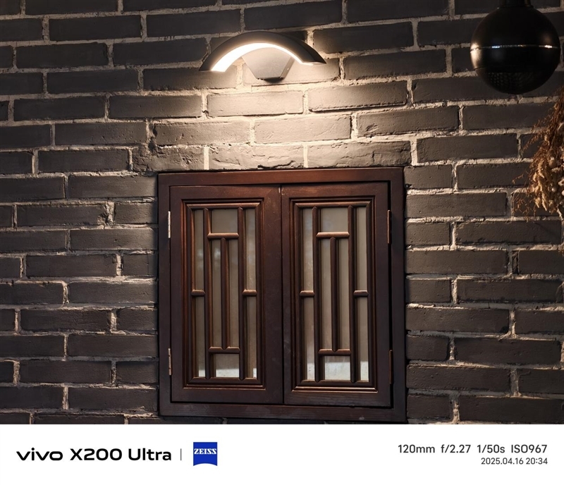 史上首款手机“大炮”!vivo X200 Ultra评测:自带外挂的全能V单