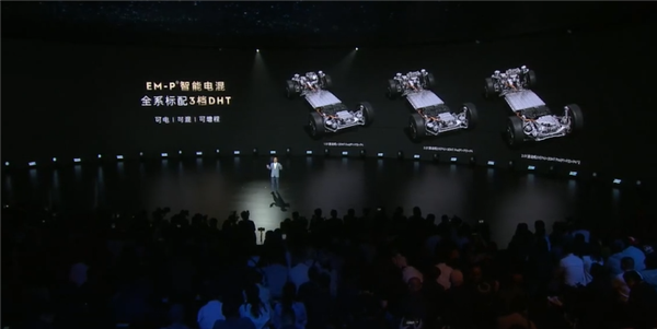 国内唯一天地尾门+旋转座椅SUV 领克900上市:限时28.99万起