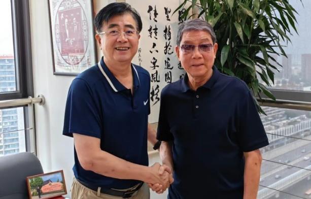 _他曾在上港默默无闻，如今被主教练激活成核心，还首进国字号球队_他曾在上港默默无闻，如今被主教练激活成核心，还首进国字号球队