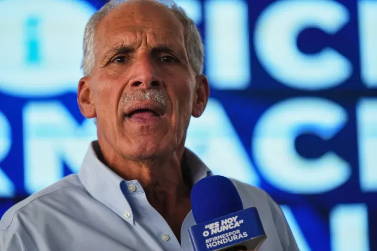 ◆经过数周计票,洪都拉斯当局宣布阿斯富拉赢得总统选举,但计票过程充斥着舞弊指控。