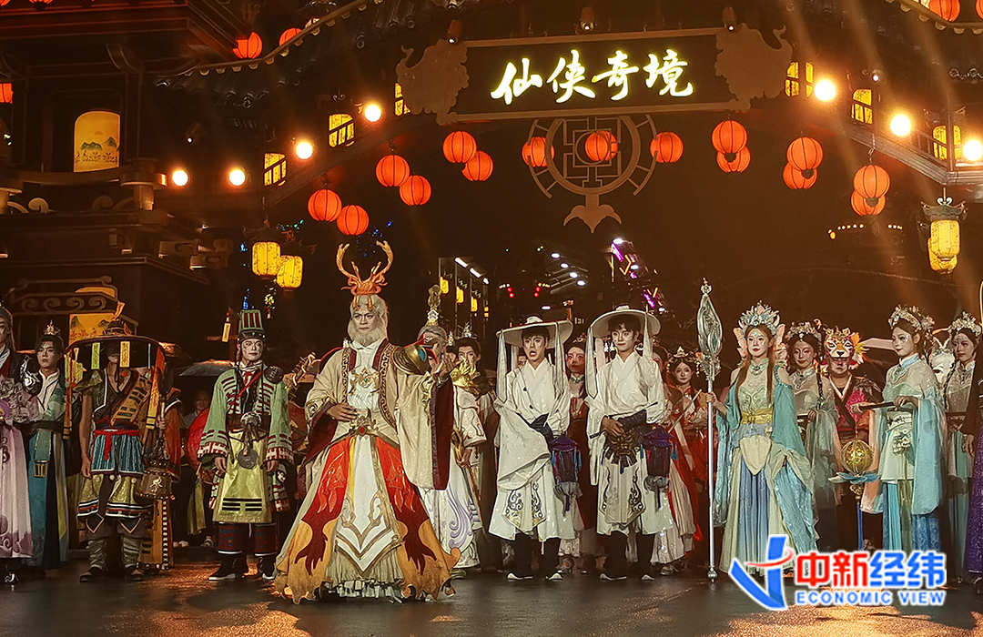不靠名胜！开封万岁山用2000名“戏精”造了一座“情绪富矿”，半年入6亿_凤凰网