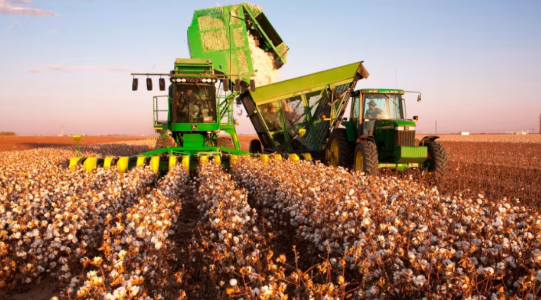 ▲迪尔公司的大型农机